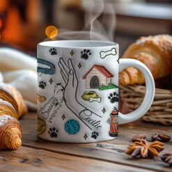 Kopp med navn og hundepoter.